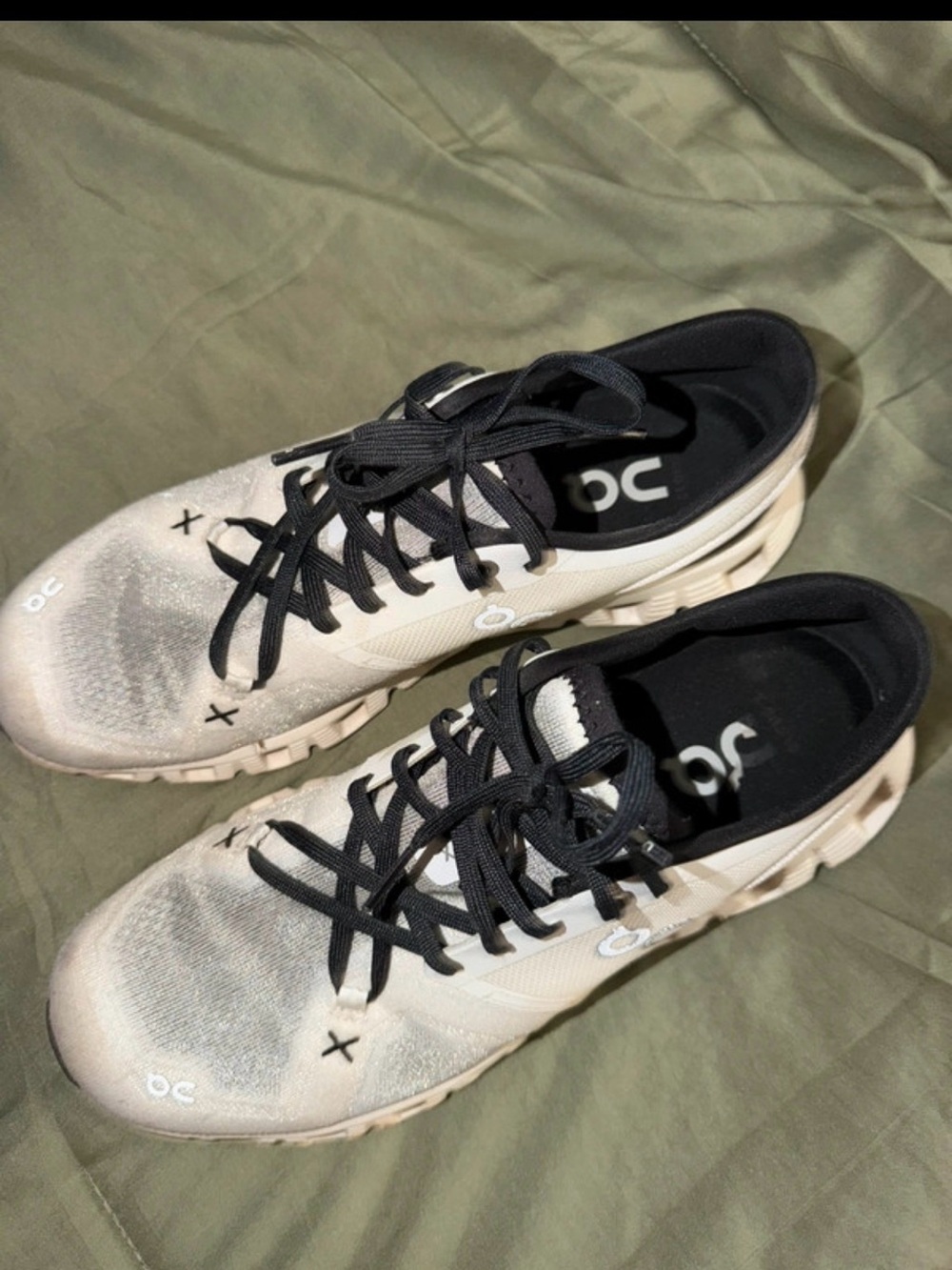 On Running Women’s Sneakers in white and Black